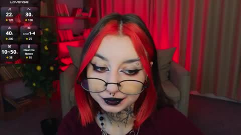 Snapshot of mistress__marcelline chatting on 05/21/26, 01:56 Marcelline online show from 05/21/26, 01:56