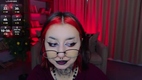 Snapshot of mistress__marcelline chatting on 05/22/26, 01:57 Marcelline online show from 05/22/26, 01:57