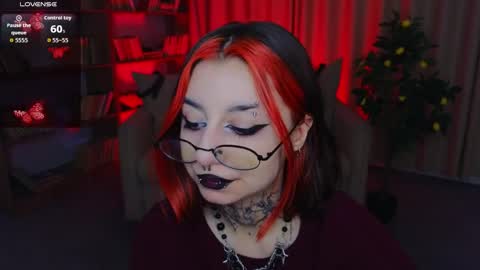 Snapshot of mistress__marcelline chatting on 05/26/26, 01:45 Marcelline online show from 05/26/26, 01:45