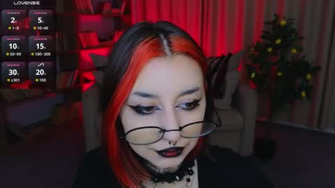 Snapshot of mistress__marcelline chatting on 05/28/26, 02:09 Marcelline online show from 05/28/26, 02:09