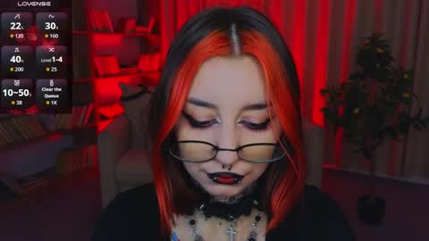 Snapshot of mistress__marcelline chatting on 06/01/26, 02:02 Marcelline online show from 06/01/26, 02:02