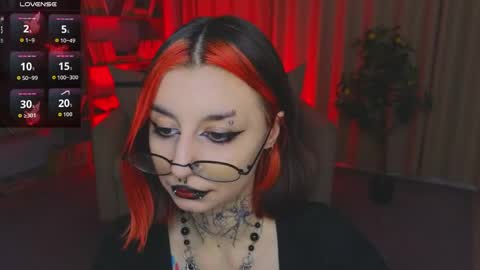 Snapshot of mistress__marcelline chatting on 06/05/26, 06:52 Marcelline online show from 06/05/26, 06:52