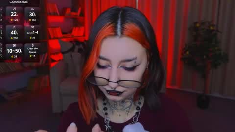 Snapshot of mistress__marcelline chatting on 06/08/26, 02:01 Marcelline online show from 06/08/26, 02:01