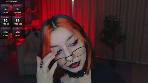 Snapshot of mistress__marcelline chatting on 06/10/26, 01:50 Marcelline online show from 06/10/26, 01:50