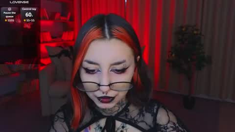 Snapshot of mistress__marcelline chatting on 06/12/26, 02:32 Marcelline online show from 06/12/26, 02:32