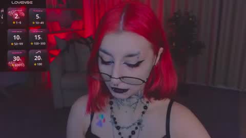Snapshot of mistress__marcelline chatting on 07/08/26, 01:32 Marcelline online show from 07/08/26, 01:32