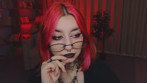 Snapshot of mistress__marcelline chatting on 07/21/26, 01:52 Marcelline online show from 07/21/26, 01:52