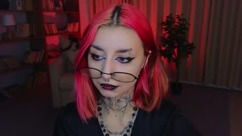 Snapshot of mistress__marcelline chatting on 07/25/26, 02:09 Marcelline online show from 07/25/26, 02:09