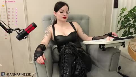 Her Infernal Majesty online show from 02/04/25, 04:29
