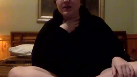 Snapshot of mistress_callie chatting on 05/27/26, 02:08 Lassie Cassie online show from 05/27/26, 02:08