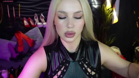 Darsy online show from 12/26/24, 01:54