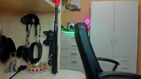 Mistress Kristi online show from 06/11/26, 06:50