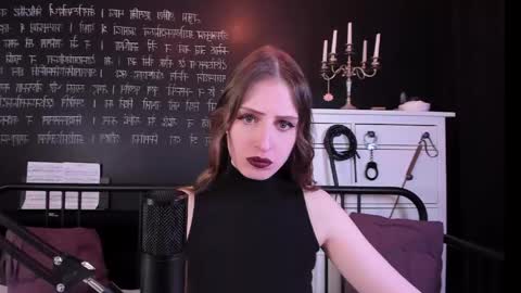Snapshot of mistress_marlene chatting on 04/04/26, 06:00 Mistress Marlene online show from 04/04/26, 06:00