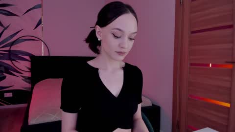 Mistress Mia online show from 02/02/25, 06:48