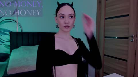 Mistress Mia online show from 11/05/25, 08:53