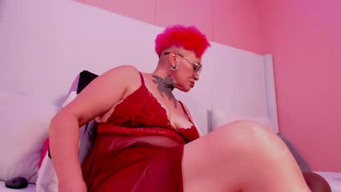 Snapshot of mistress_sandy chatting on 05/18/26, 07:52 Sandy Mistress online show from 05/18/26, 07:52