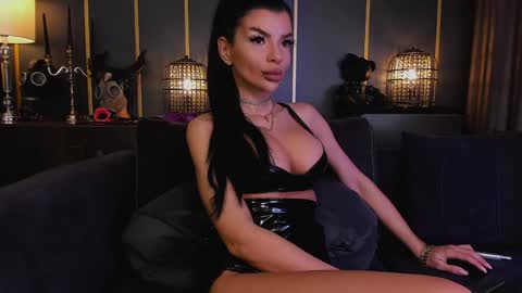 Snapshot of mistresselenia chatting on 01/09/25, 12:41 Elenia online show from 01/09/25, 12:41
