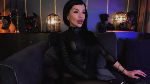 Snapshot of mistresselenia chatting on 03/07/25, 11:29 Elenia online show from 03/07/25, 11:29