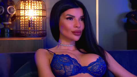 Snapshot of mistresselenia chatting on 02/06/26, 05:27 Elenia online show from 02/06/26, 05:27