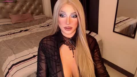 Snapshot of mistressemeraldxx chatting on 02/13/25, 04:43 Ms Ems online show from 02/13/25, 04:43