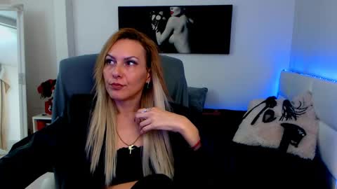 MistressEvelyn  online show from 01/10/25, 04:22