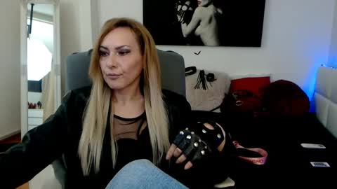 MistressEvelyn  online show from 01/14/25, 05:51