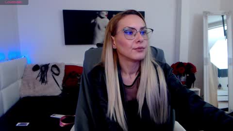 MistressEvelyn  online show from 01/14/25, 09:02