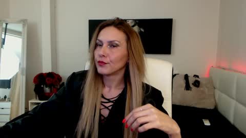 MistressEvelyn  online show from 01/18/25, 07:49