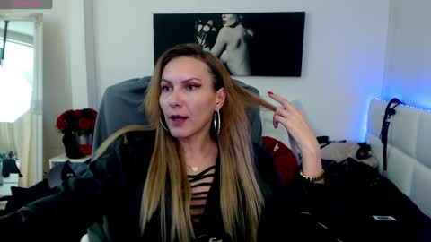 MistressEvelyn  online show from 02/03/25, 10:36