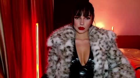Snapshot of mistressfindom chatting on 03/23/26, 12:47 Goddess Katerina online show from 03/23/26, 12:47