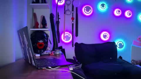 Snapshot of mistresslavinia_ chatting on 10/11/25, 11:25 only mistresslavinia oficial online show from 10/11/25, 11:25