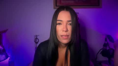 Snapshot of mistresslavinia_ chatting on 12/15/25, 06:39 only mistresslavinia oficial online show from 12/15/25, 06:39