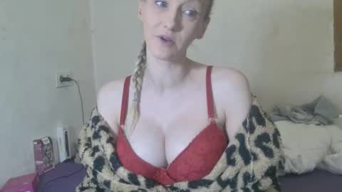 mistressmilly32 online show from 02/03/26, 09:20