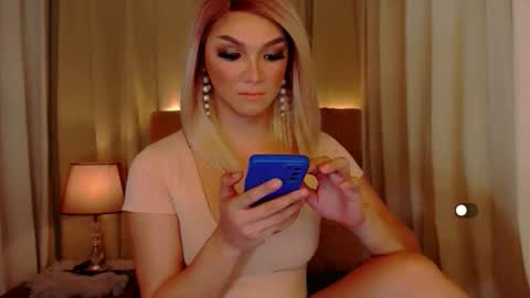 Snapshot of mistressseductionleah chatting on 05/07/26, 01:05 Leah online show from 05/07/26, 01:05