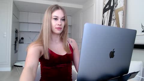 Snapshot of mistressuniverse chatting on 03/19/26, 08:07 mistressuniverse online show from 03/19/26, 08:07
