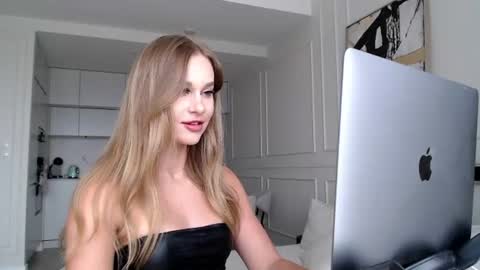 Snapshot of mistressuniverse chatting on 07/15/26, 11:15 mistressuniverse online show from 07/15/26, 11:15