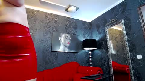Snapshot of mistresswanda chatting on 12/13/24, 09:52 MistressWanda - online show from 12/13/24, 09:52