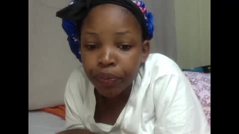 Snapshot of misty_shee chatting on 11/24/25, 06:29 misty_shee online show from 11/24/25, 06:29