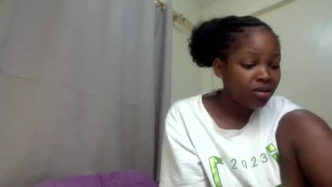 Snapshot of misty_shee chatting on 11/25/25, 07:08 misty_shee online show from 11/25/25, 07:08