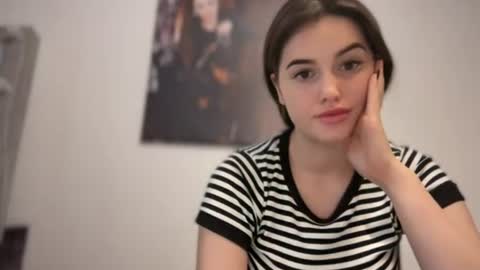 Snapshot of mistyfox_rea chatting on 06/21/26, 01:35 MistyFox Rea online show from 06/21/26, 01:35