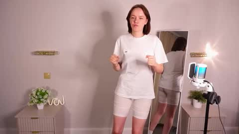 Snapshot of mistywulffraat chatting on 10/21/25, 10:16 Misty online show from 10/21/25, 10:16