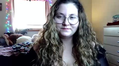 Snapshot of miswitxh chatting on 12/18/25, 04:57 miswitxh online show from 12/18/25, 04:57