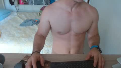 Snapshot of mitcheli chatting on 02/26/25, 02:57 Onlyfans  online show from 02/26/25, 02:57