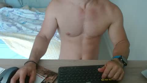 Snapshot of mitcheli chatting on 10/13/25, 01:44 Onlyfans  online show from 10/13/25, 01:44