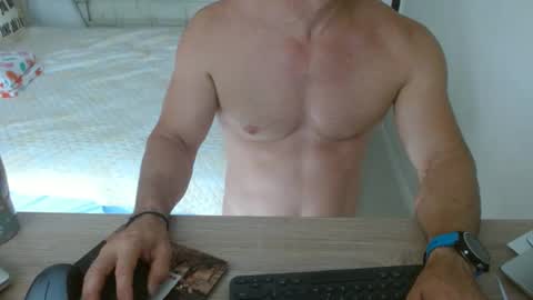 Snapshot of mitcheli chatting on 10/21/25, 03:24 Onlyfans  online show from 10/21/25, 03:24