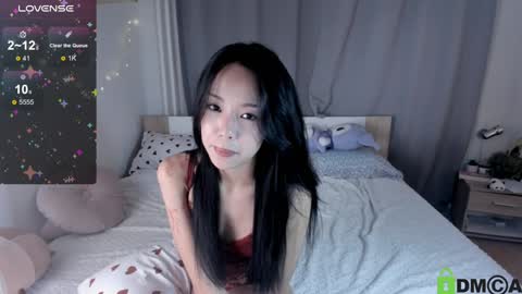 Snapshot of mitsuko_ chatting on 12/13/24, 04:38 Mitsuko online show from 12/13/24, 04:38