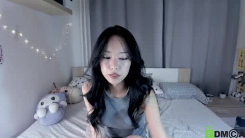Snapshot of mitsuko_ chatting on 12/19/24, 08:34 Mitsuko online show from 12/19/24, 08:34