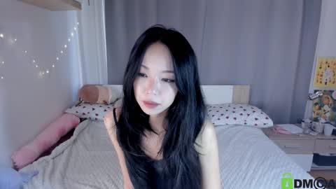 Snapshot of mitsuko_ chatting on 12/23/24, 10:32 Mitsuko online show from 12/23/24, 10:32