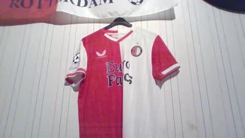 Snapshot of mitta93 chatting on 09/09/25, 11:15 mitta93 online show from 09/09/25, 11:15