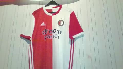 Snapshot of mitta93 chatting on 10/12/25, 10:53 mitta93 online show from 10/12/25, 10:53